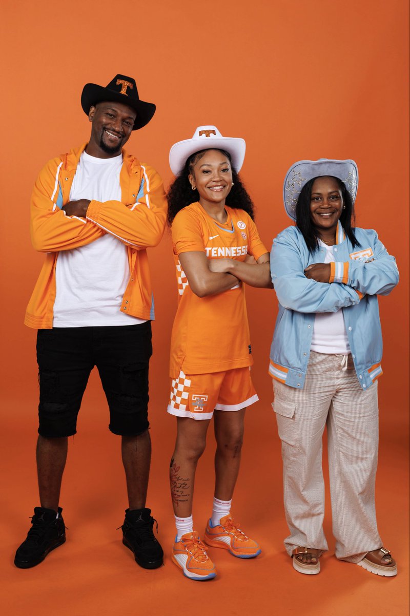 JadaBaller's tweet photo. 🧡🩵 https://t.co/T5LomTWkBH