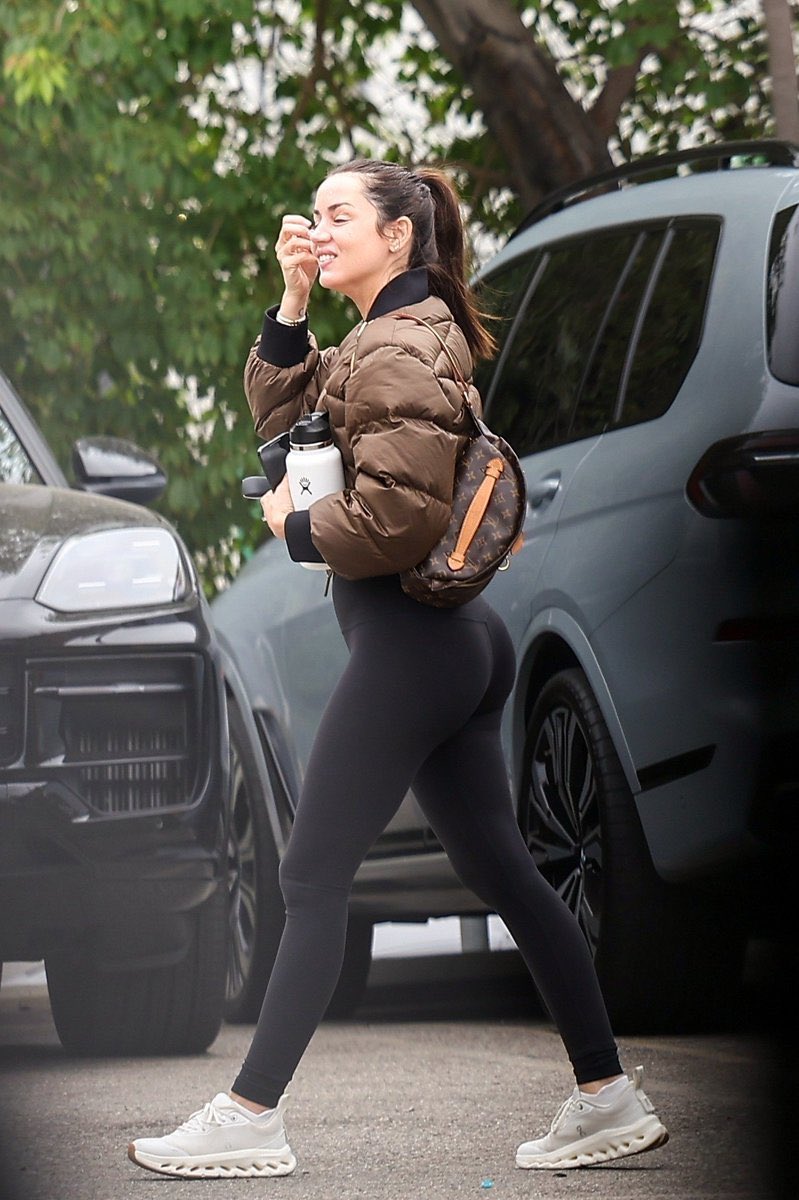 Siya_twts's tweet image. 37 years old baddie Ana De Armas Looks unreal 🥵