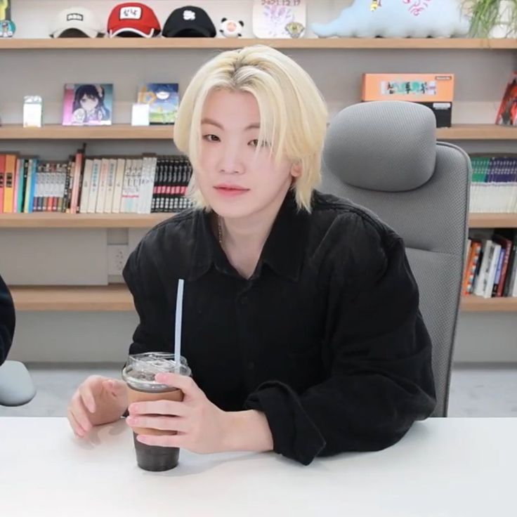 How many days until OT13 SVT return? tweet media