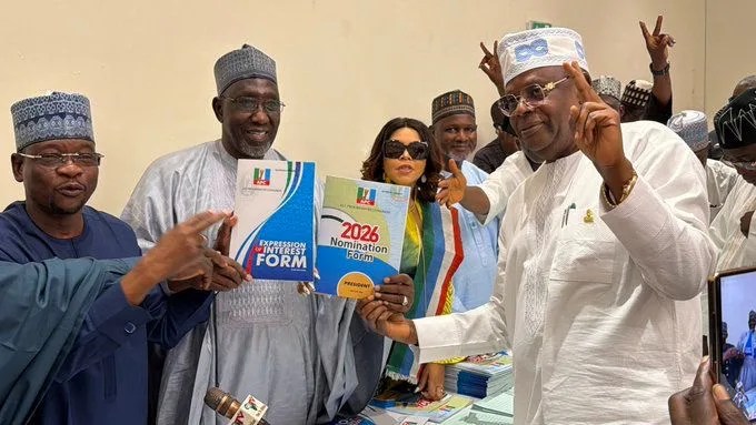 PBATSignal27's tweet photo. Breaking News: Faleke Picks APC Nomination Form for Tinubu, Reflects Early Push for 2027 Re-Election

The political atmosphere in Nigeria is beginning to stir ahead of the 2027 general elections, as early signals of support for the current administration emerge.

In a notable development, James Faleke, a member of the House of Representatives representing Ikeja Federal Constituency, has taken a decisive step by picking up the APC Expression of Interest and Nomination forms on behalf of President Bola Tinubu.

The move is widely interpreted as a strong endorsement of Tinubu’s leadership and a vote of confidence in his administration’s ongoing reforms.

Since the assuming office, the President Tinubu administration has focused on restructuring key sectors of the economy, implementing policies aimed at stabilizing public finances, and attracting both local and foreign investment.

While challenges persist, supporters argue that these reforms are necessary steps toward long-term national growth.

Faleke’s action underscores a belief among loyalists that continuity in leadership could help consolidate these gains and ensure that ongoing initiatives reach full maturity.

As conversations around 2027 begin to take shape, political observers see this development as an early indication of the strategies and alignments that may define the next election cycle.

For the APC, it presents an opportunity to rally support and build momentum around Presodent Tinubu’s vision for Nigeria.

Whether this early show of backing translates into broader national consensus remains to be seen, but it has certainly set the stage for a politically engaging period ahead.