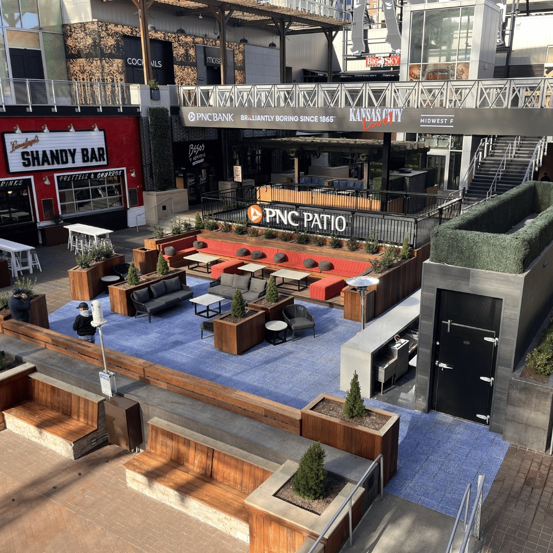 sightlinecs's tweet photo. Located in downtown Kansas City, the KC Power &amp; Light District spans nine blocks and has welcomed 95M+ visitors since 2008. We enhanced the PNC Patio VIP stage with custom platforms and railings for better safety, comfort, and views. 

Learn more: https://t.co/J6B7XkSx4f https://t.co/7m4TN9Whdt