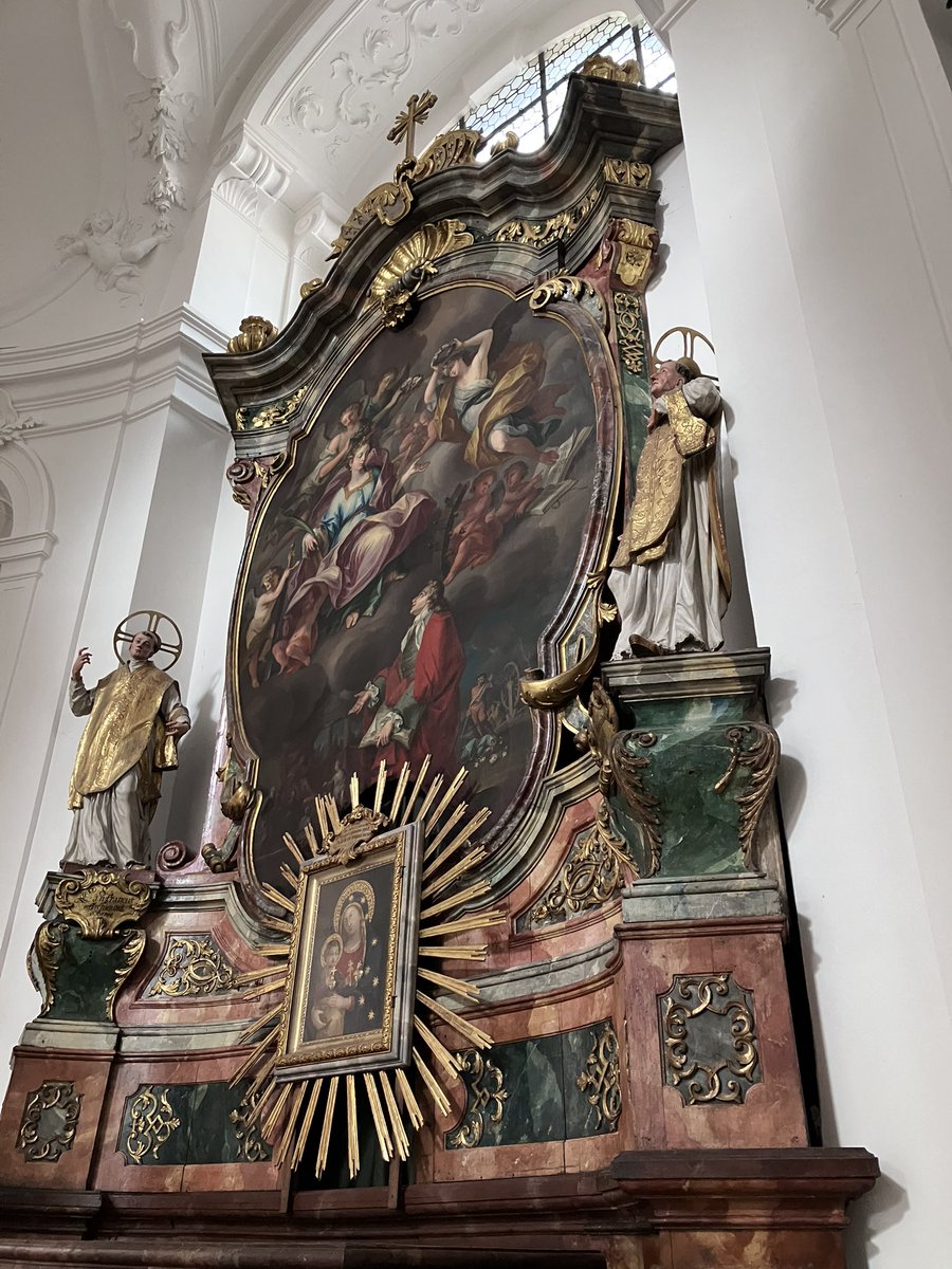 kaffee_jause's tweet image. 多分、だいぶ前に一度だけ入った記憶があるコレーギエン教会

2026.4.19
#austria #Salzburg #ザルツブルク