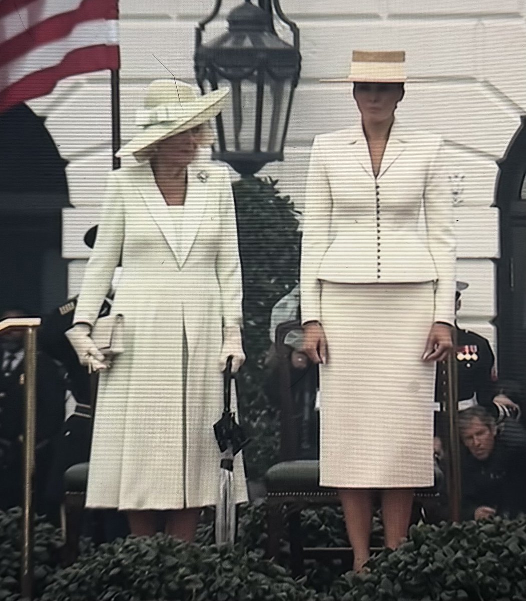 ericaro01293004's tweet image. #classy #elegant #statevisit