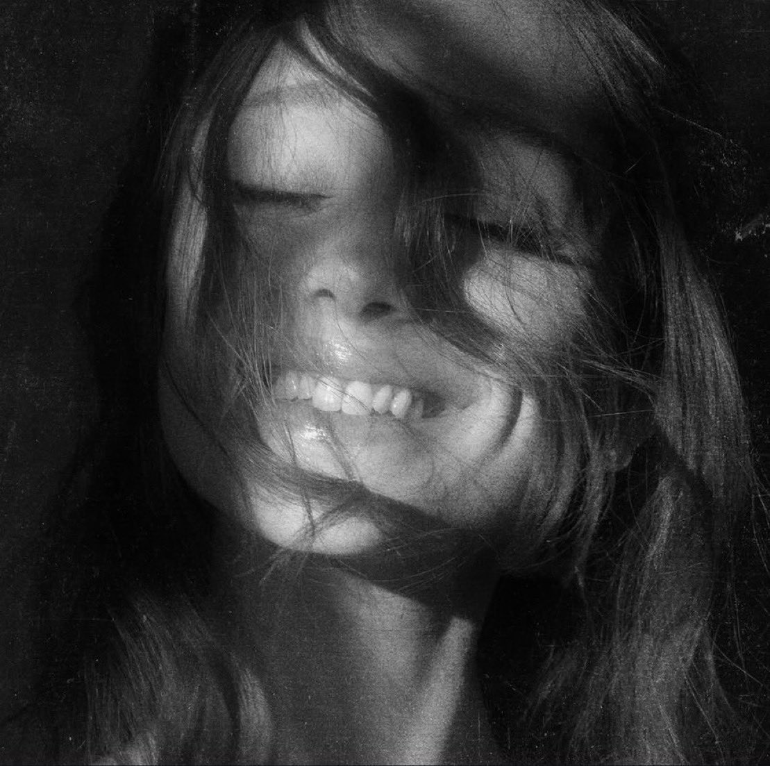 she’s smiling with teeth for this album cover 🥲 this is really going to be a SPECIAL one of a kind album. sweetener 2.0 incoming.