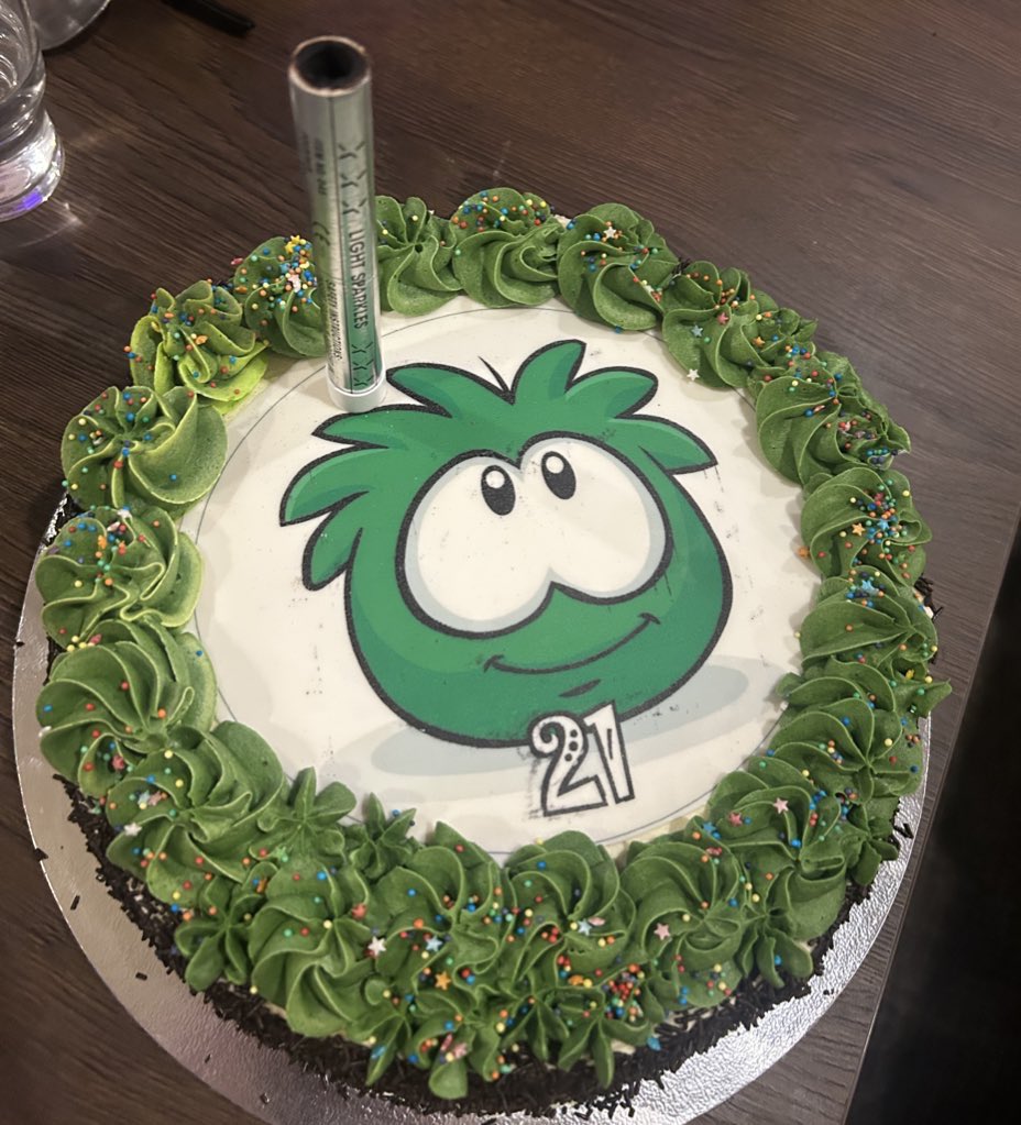 seroscouts's tweet photo. So we posting our club penguin cakes now https://t.co/g67rnYujei
