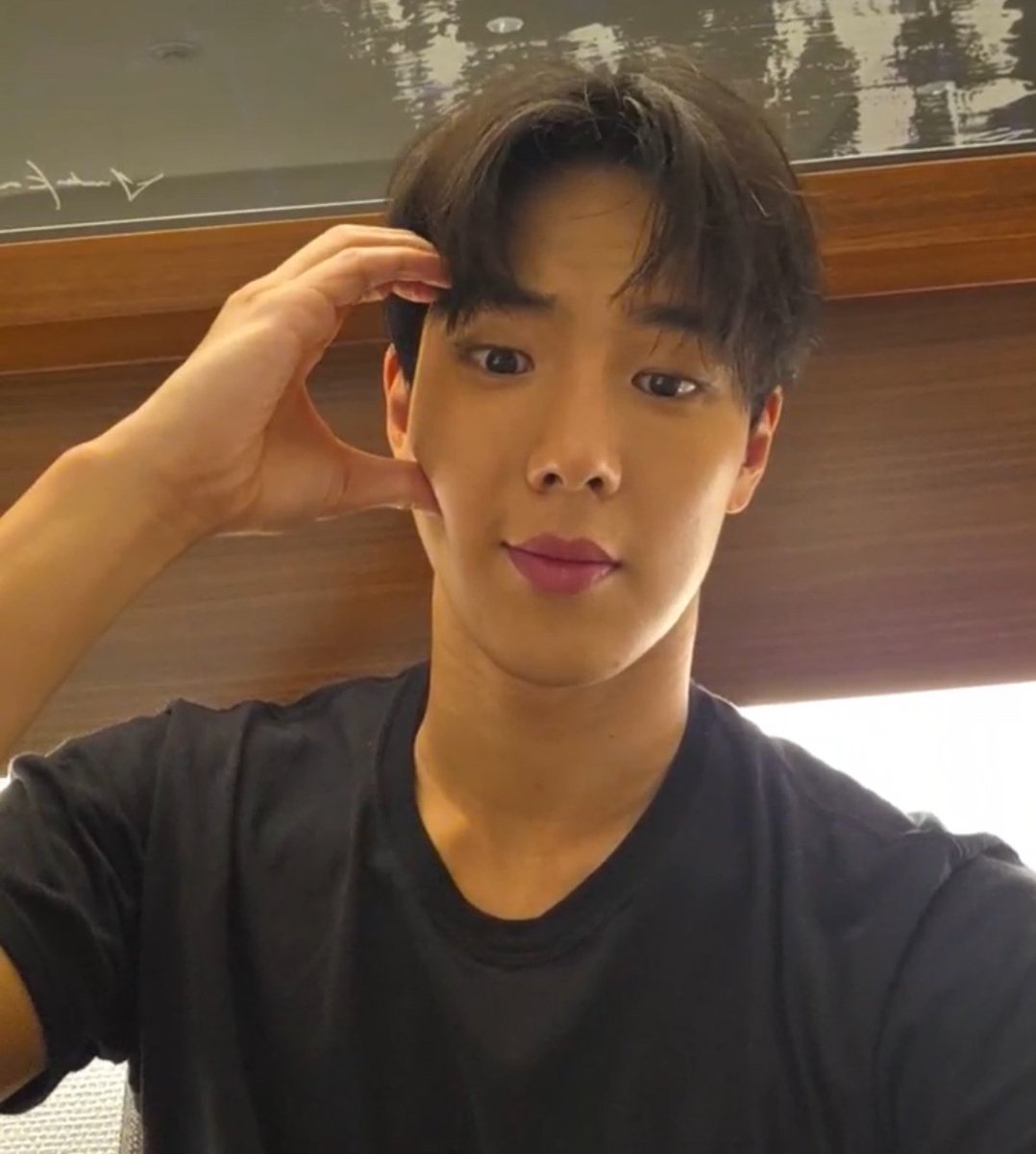 초밥 36피스 먹은 거 넘넘 기특합니다아🍣🍣🍣많이 먹어!!!! 오늘도 고생햇습니다 셔누🫳🫳🫳 잘자~~~