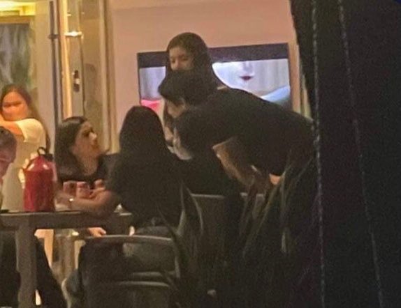 NA PARA BANG “PEDE KO PO BANG ITANAN SI BELLE BUKAS 10PM”
