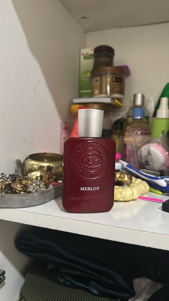 THE HALIMA PERFUME GIRL🍀🤍 tweet media