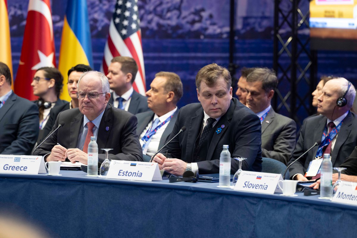 Riigikogu's tweet photo. Speaker @LauriHussar at @3seaseu: The Initiative is about strengthening regional connectivity, but it is more than an economic platform; it is also a security tool.
By investing in key infrastructure, we’re building a more cohesive, resilient, and secure region. #3SI2026 https://t.co/K0tb4eGHkc