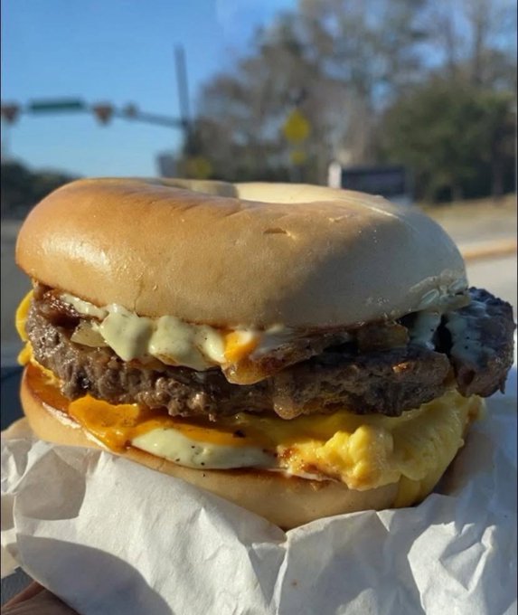 FoodPleaser's tweet photo. Steak, Egg, and Cheese Bagel 🥯🥩🍳🧀 https://t.co/Ip5WOMuZHW