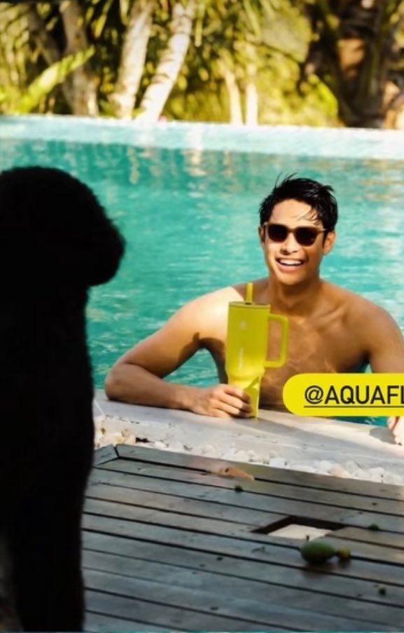 a little light at this time, is this cutesy Donny outtake with Crinkles 🥹 

something to smile about even just for a few seconds.

#DonnyPangilinan