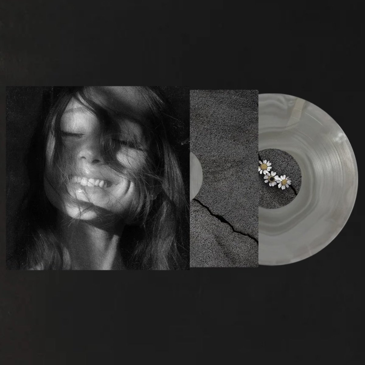 THE PETAL VINYL IS SO BEAUTIFUL 😭