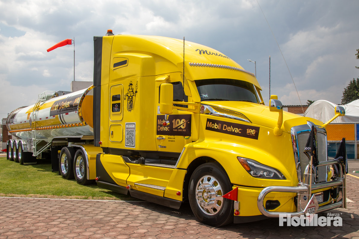 Flotillera's tweet image. Más detalles del Truck Fest: Gran Premio Mobil Delvac 2026. 

El evento que convocó a más de 10 mil aficionados de los tractocamiones y la velocidad.

#TeamFlotillera | #Trucks | #Mobil