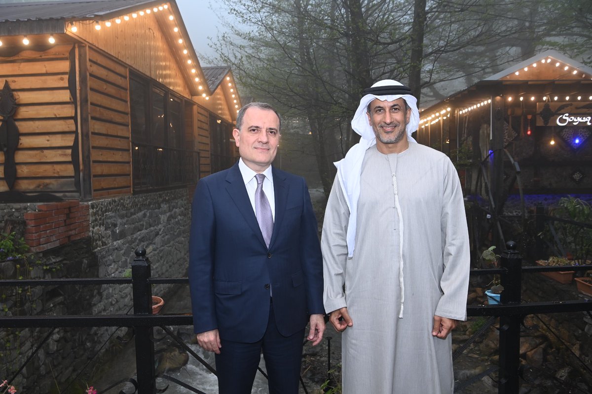 AzerbaijanMFA's tweet photo. Nazir Ceyhun Bayramovun Birləşmiş Ərəb Əmirliklərinin dövlət naziri Saeed Bin Mubarak Al Hajerinin başçılıq etdiyi nümayəndə heyəti ilə görüşünə dair mətbuat məlumatı

⬇️⬇️⬇️

https://t.co/Iv5ErRBaUp https://t.co/ISTndXY0X9