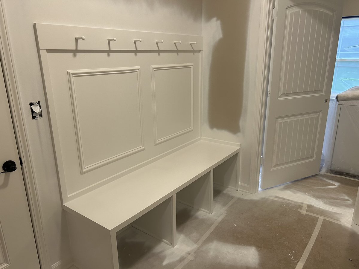 Florabropaint's tweet image. Plainfield 👋🏼 
Rainy days are perfect for tackling those interior painting projects! ☔️ 
If your home’s been on your list… now’s the time to get scheduled before spots fill up!

📞 317-447-5227

#interiorpainting #homerefresh #teamfbp #plainfieldindiana #interiordesign