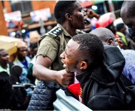NdyasimaN's tweet photo. A patriot must always be ready to defend his country against his government, If not us, who? If not now, when?
#SayNoToTheSovereigntyBill
#ActionTime
#StreetBoyNelson https://t.co/AodRJglgBj