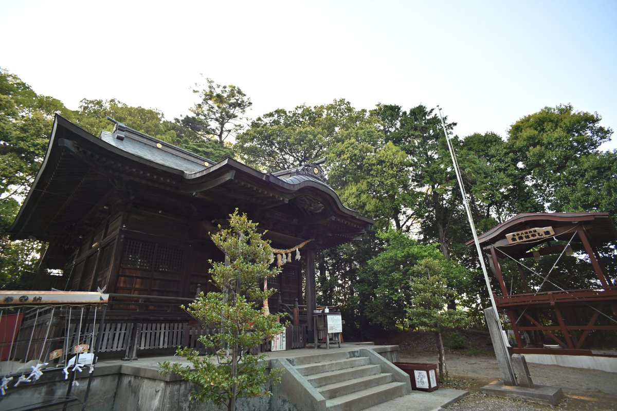 LensCulinaris's tweet photo. 各種フォーマットの比較撮影するなら同じ焦点距離で！！　と何度か言われたので撮影してみた

意味有るのか？？？
１,　M4/3      17mmF5.6で撮影
２,　APS-C     17mmF5.6で撮影
３,　FullSize   17mmF5.6で撮影

画角が違うので、迫力や構図は似ても似つかない https://t.co/g3ifTtWcTu