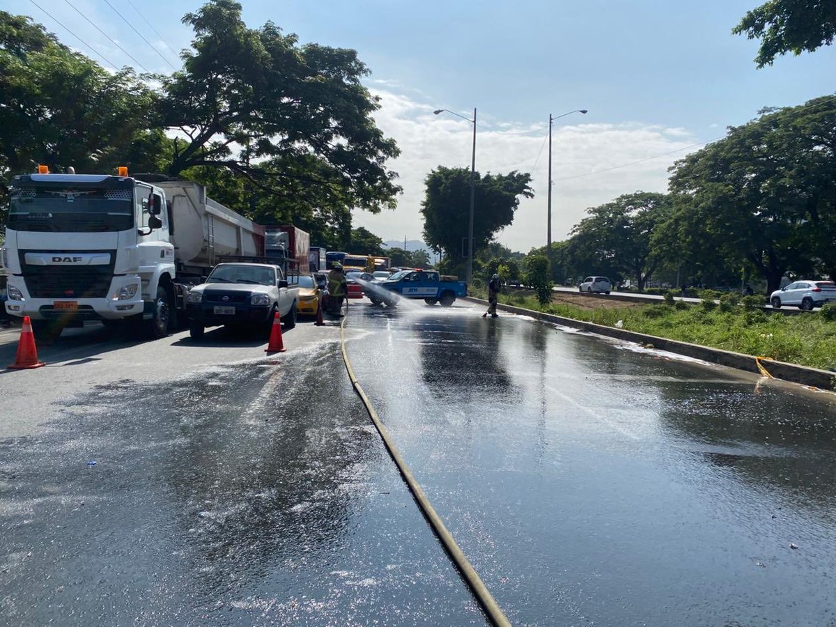Bomberos Guayaquil tweet media