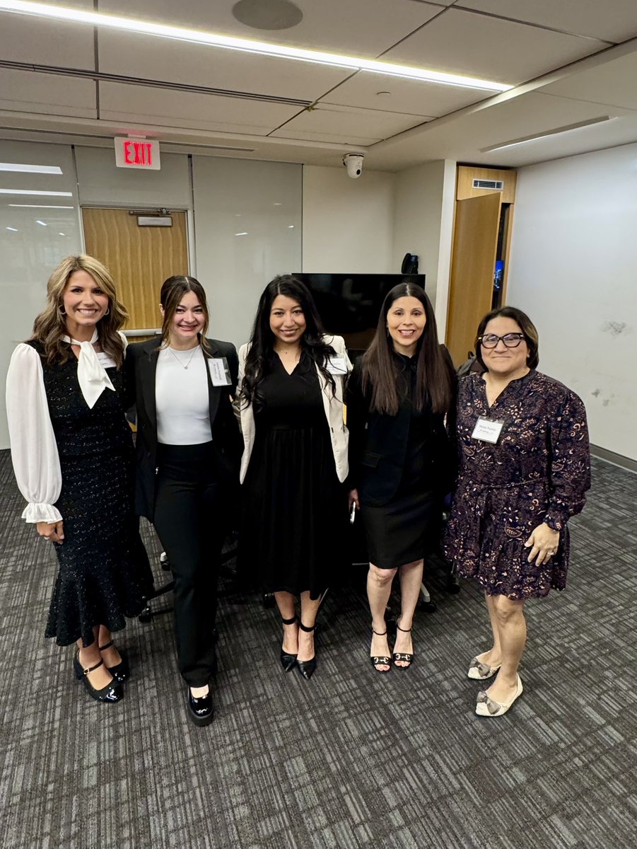 YassminCLee's tweet image. @FortWorthISD is at @TCU_COE 
sharing instructional leadership presentations from our Aspiring Principals Leadership Program. Shout out to #fwisdleads who support our APs.
#FWISD
