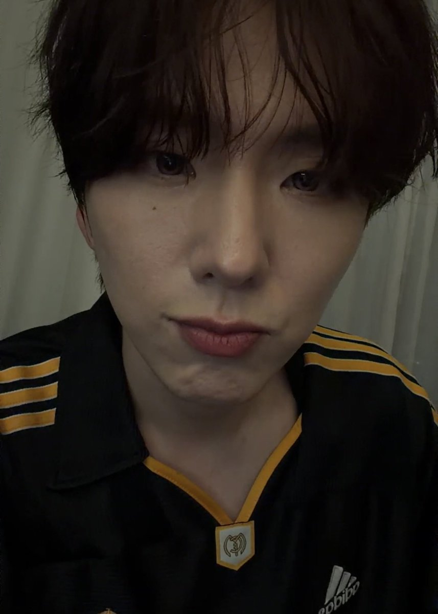 NnuoneE's tweet photo. 260428 몬스타엑스 bubble LIVE capture
#몬스타엑스 #기현 
https://t.co/19RHcZl0MX https://t.co/uUcp52UoMJ