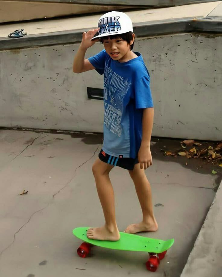 weird asf dora 🎗️| seeing ateez tweet media