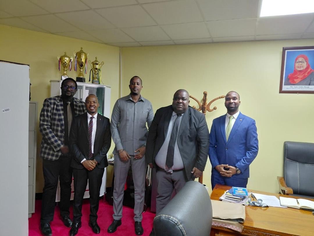 EAX_Exchange's tweet photo. Today, our Ag. CEO, @CKayitakire, paid a courtesy visit to Dr. Andrew M. Komba, CEO of the National Food Reserve Agency (NFRA) Tanzania @TzNfra.

The meeting marked an important step toward strengthening collaboration and exploring strategic opportunities in commodities trading. https://t.co/laYdKFRGX4