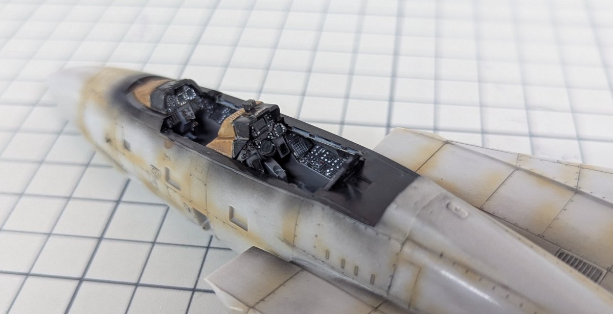 rexchen947's tweet image. Some new progress update 
Cockpit section almost complete,
And to my surprise, acrylic-based hobby colors are better than my expectation
#scalemodels