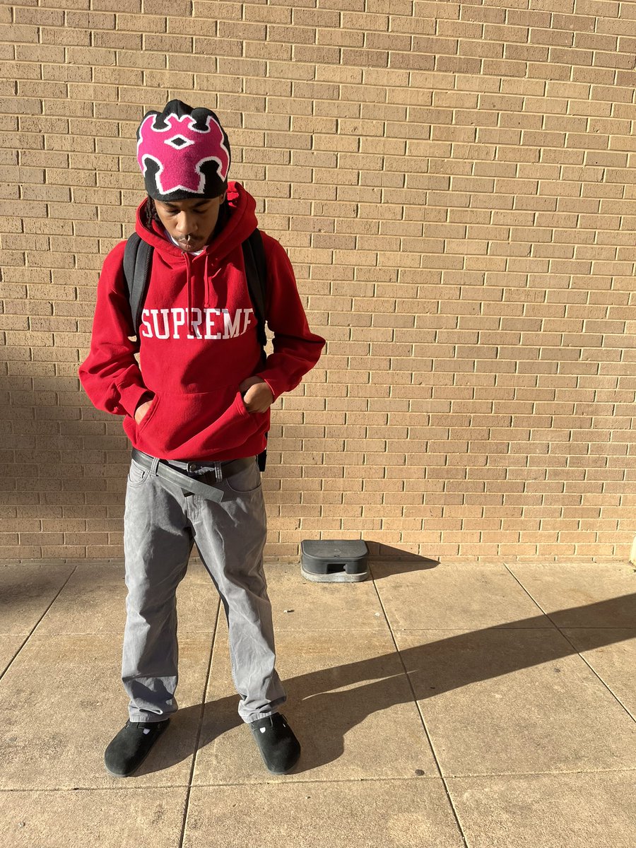 loveiswar456's tweet photo. Supreme needs to drop more box logos without the boxes 🥲 https://t.co/CL9FeyBmM8