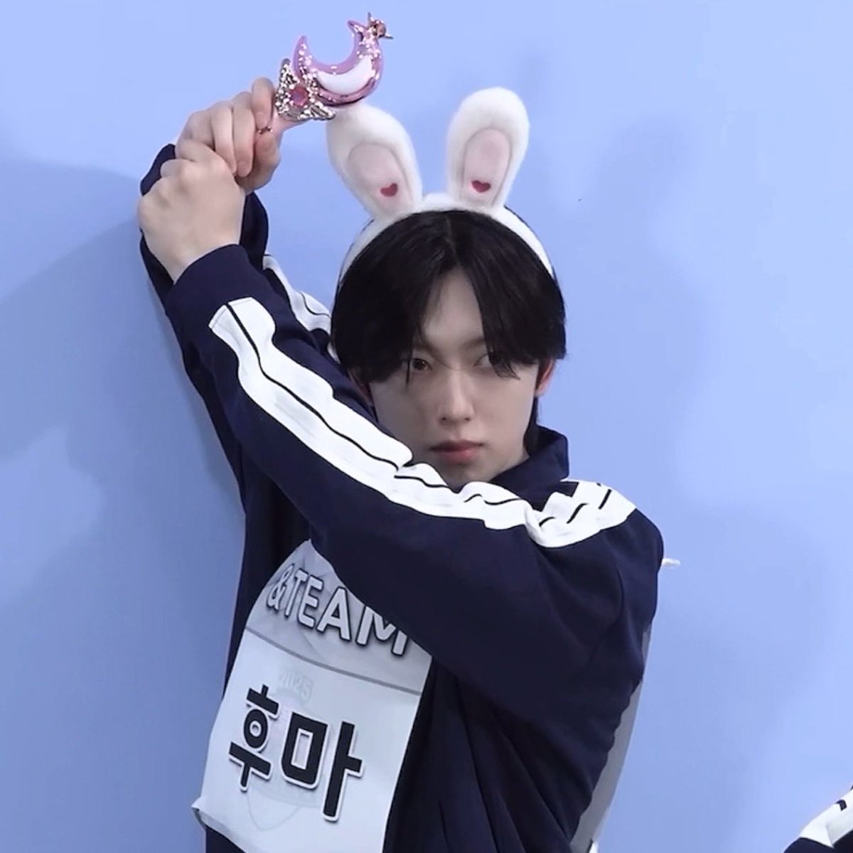 setupahyperlink's tweet image. #SameEnergy #무력소녀