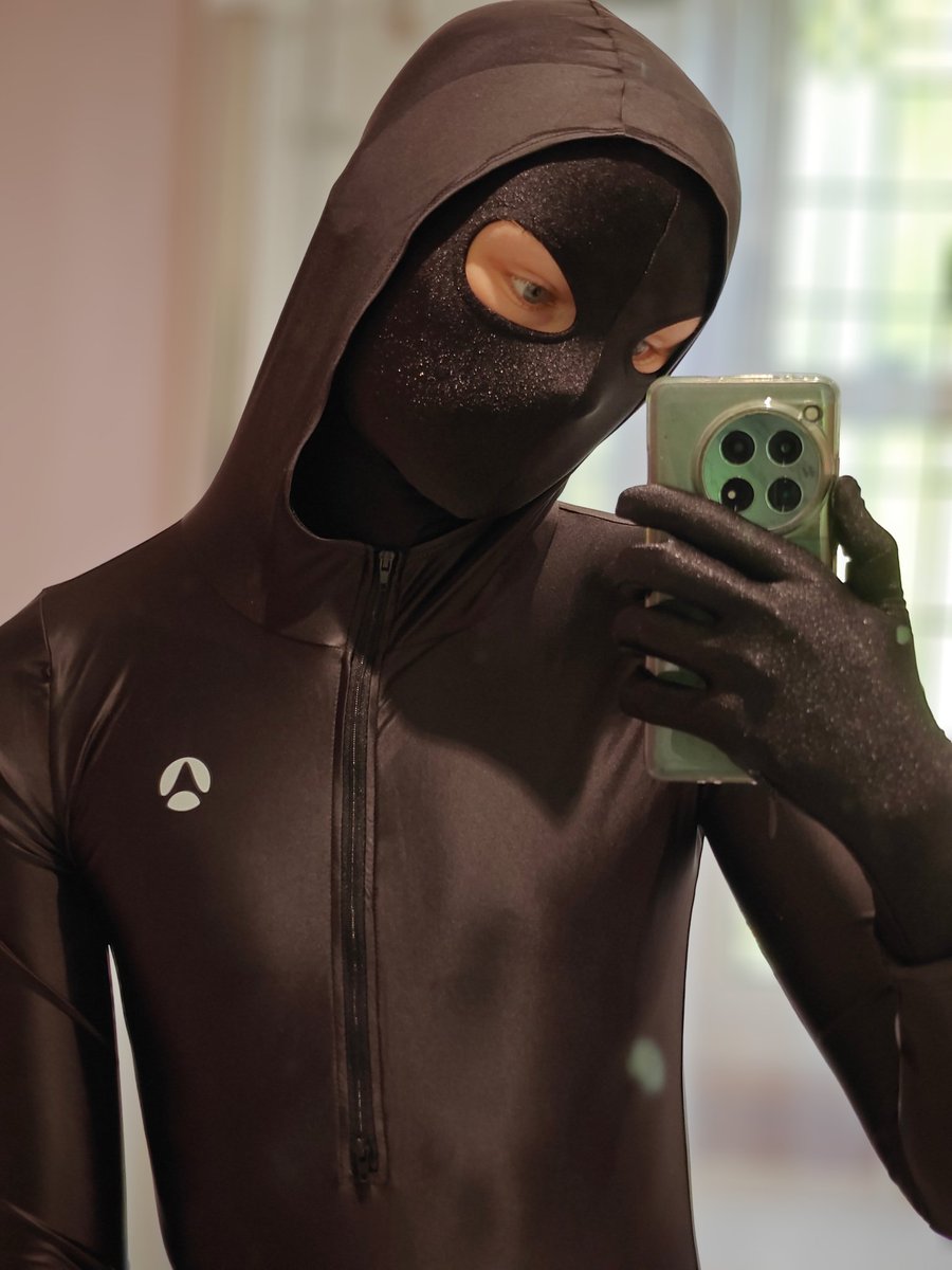KodaZentai's tweet photo. New @AMORESY_GM hooded swimsuit arrived, can't wait to take more pics in it 🫶

#zentai #amoresy https://t.co/phYKSU2CdV