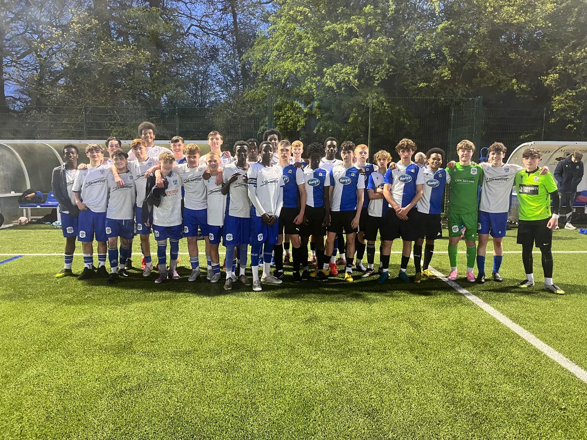 buryfc_u16's tweet image. Yesterday, the boys took on Blackburn Rovers ATG in a friendly - coming out as 4-3 winners!

#buryfcyouth
#PartOfIt