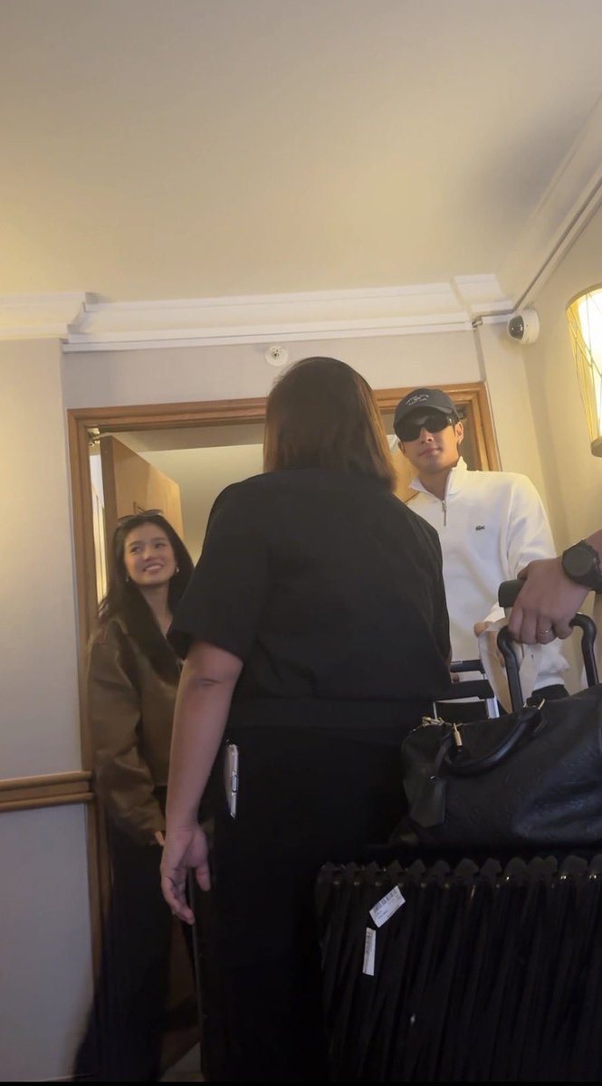 We all greeted each other and chatted while waiting. Guests were trying to check out, the lift was packed, and it was clear we couldn’t all fit, so we told them to go ahead. As Belle stepped in, the doors suddenly started closing on her. Donny reacted instantly and blocked the