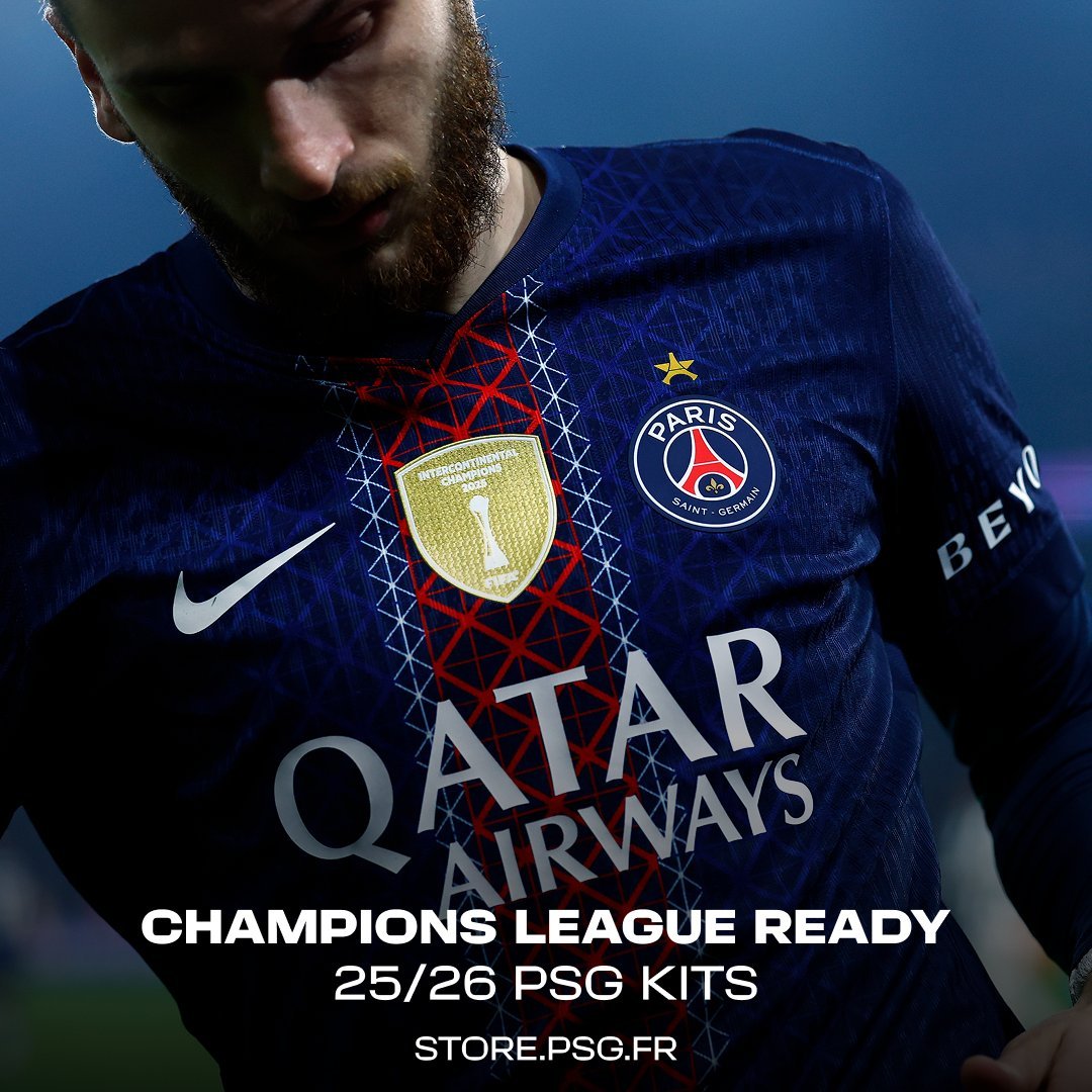 PSG_English's tweet image. The HOME @ChampionsLeague kit is available to purchase 🔴🔵

➡️ store.psg.fr/fr/paris-saint…