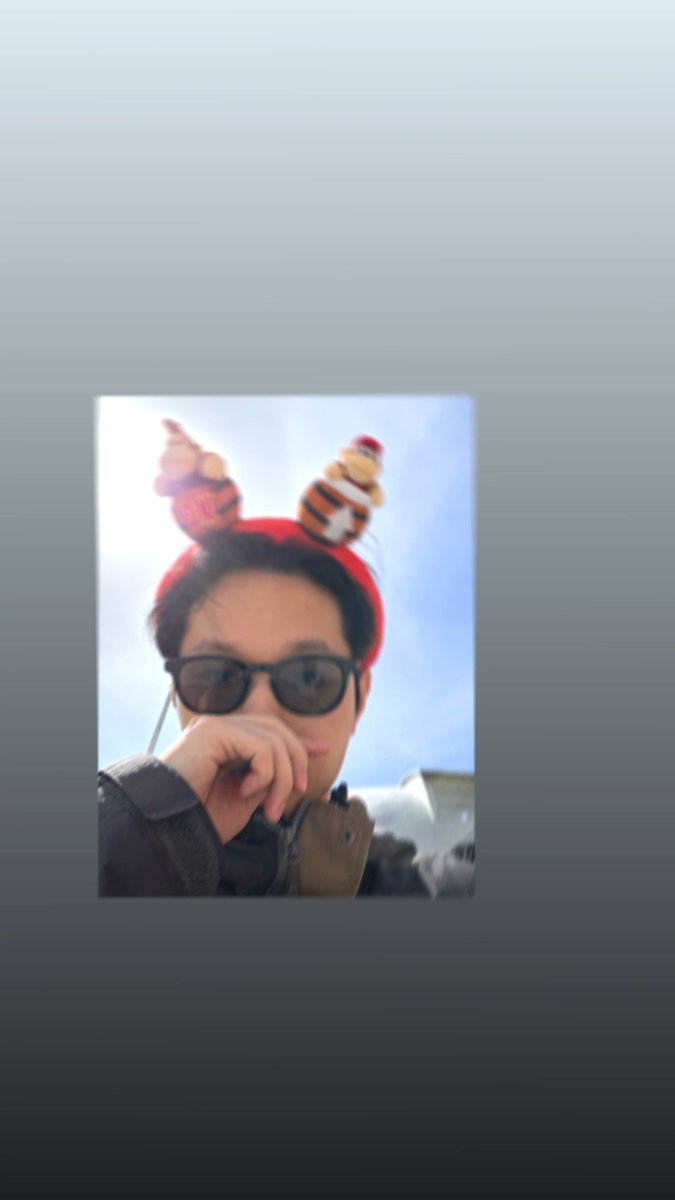 お揃いなんかしちゃって。