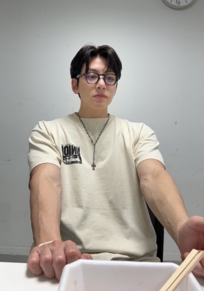 IJO : ON tweet media