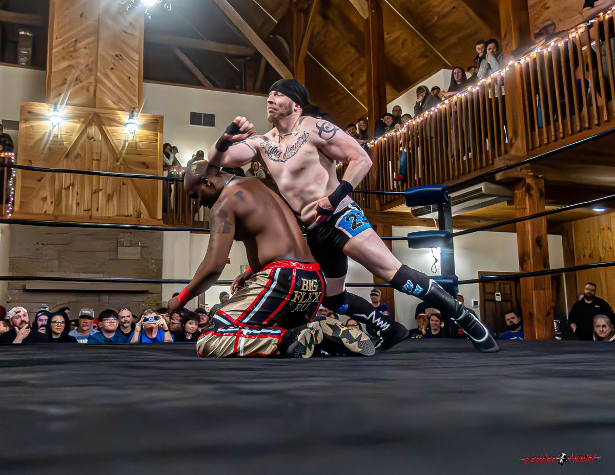 vmpix1's tweet photo. Highlights of @CatchABodyHaz from @LWMaine
#CantKickUpTheRoots.

More coverage at:
https://t.co/ZFm6cuCURE https://t.co/FHWZF2XR1K