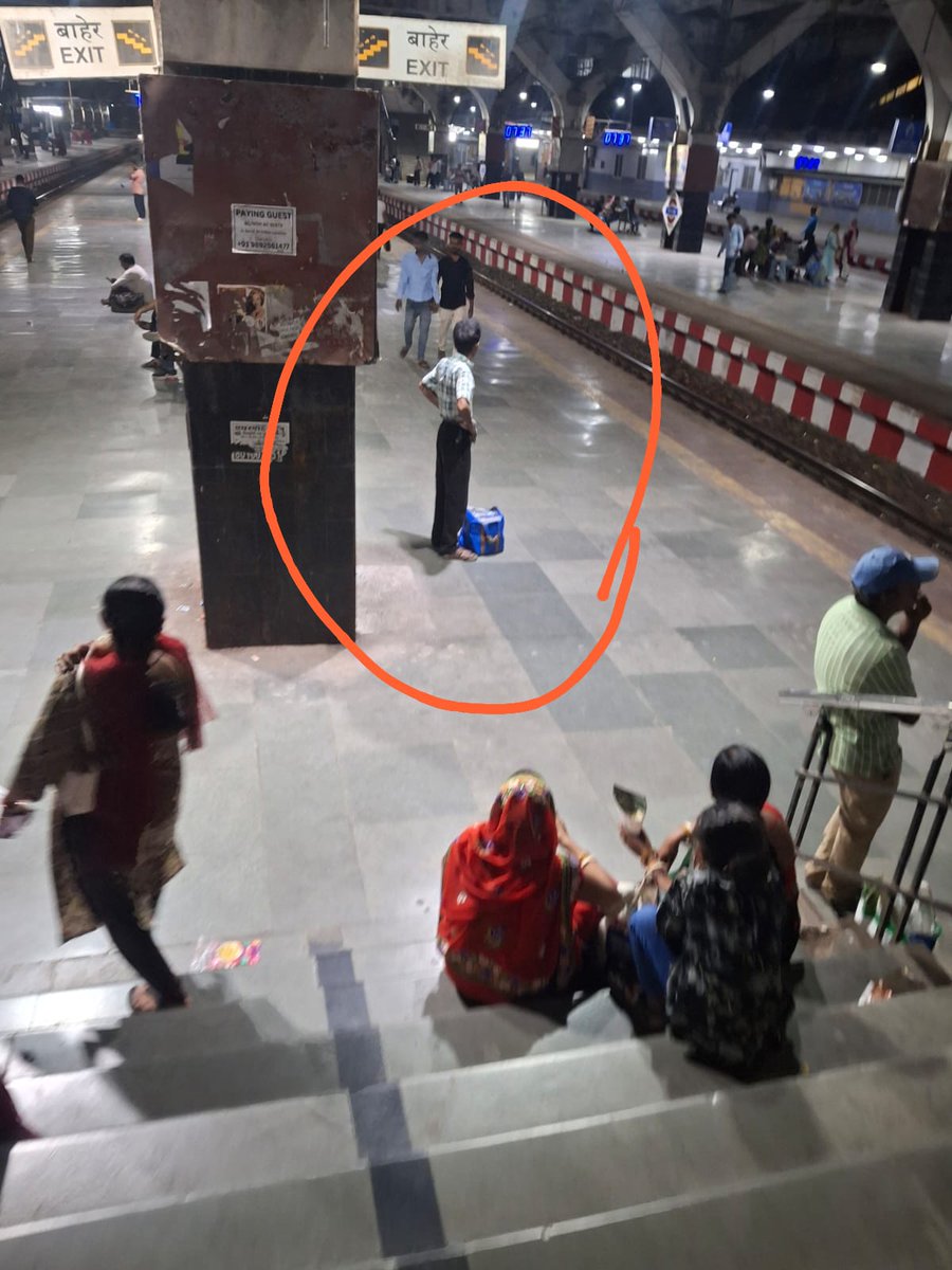 ACrassq's tweet image. tired of informing
kindly #RPF are said to not reply same thing again
photos old and there are
no vendors seen
Without evidence don't state such wrong allegations! @drmbct
And In #nerul railway station front of train coaches and PLATFORM @RailwaySeva
hawkers water selling! Stalls