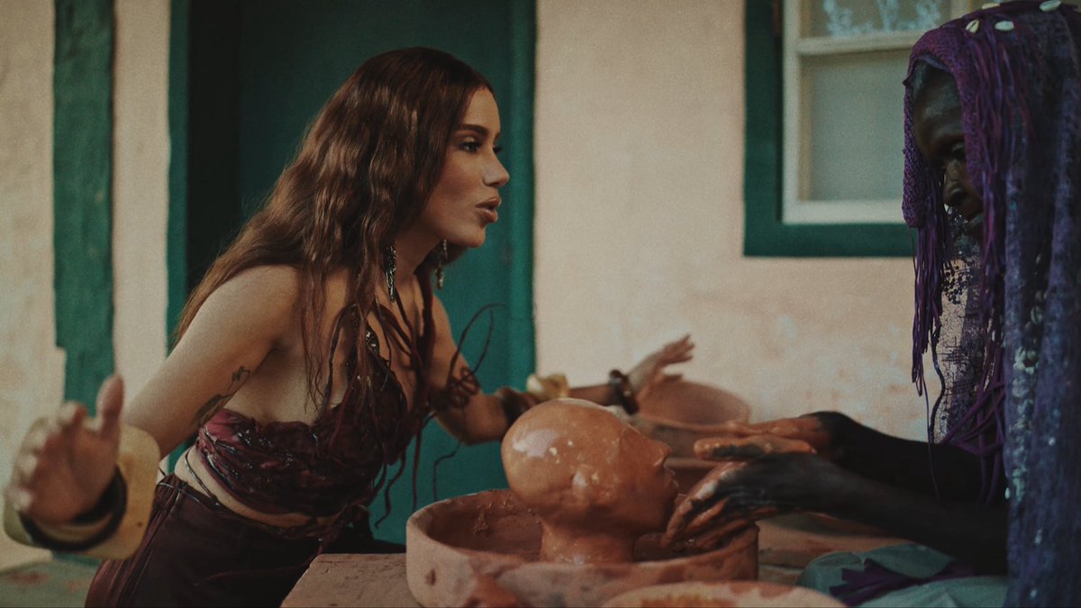 Anitta Press tweet media