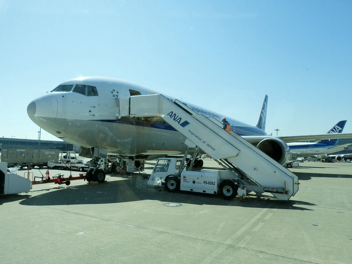 flyyukiAIR's tweet photo. NH535 羽田▶︎高松 JA622A
昨年767国際線仕様機のプレミアムクラスに搭乗しました。 10人ほどしか乗っておらずほぼフルフラットになるCradleシートはとても快適でした✈️ https://t.co/v6OteSCKtt