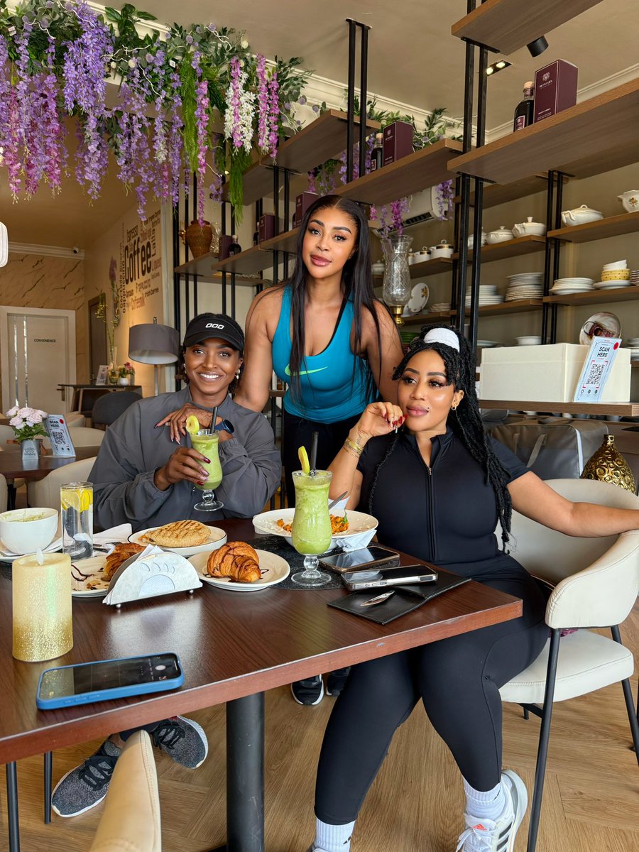 Moyo Lawal tweet media