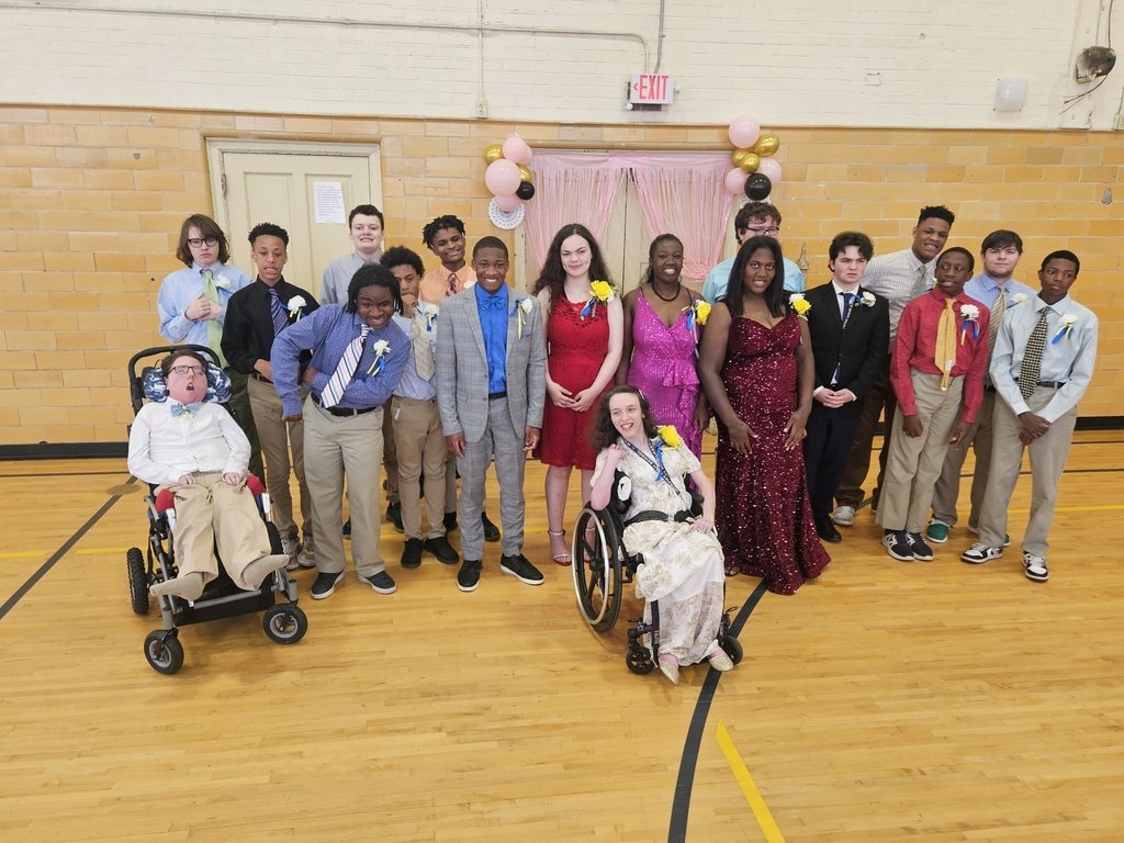 PanthersMurphy's tweet photo. THANK YOU  to all who helped make our annual Panther Pals Prom event on April 2nd another huge success! We truly get by with a little help from our friends and we could not be more grateful to be part of the Murphy High School faculty! https://t.co/WsWZQgkp0u