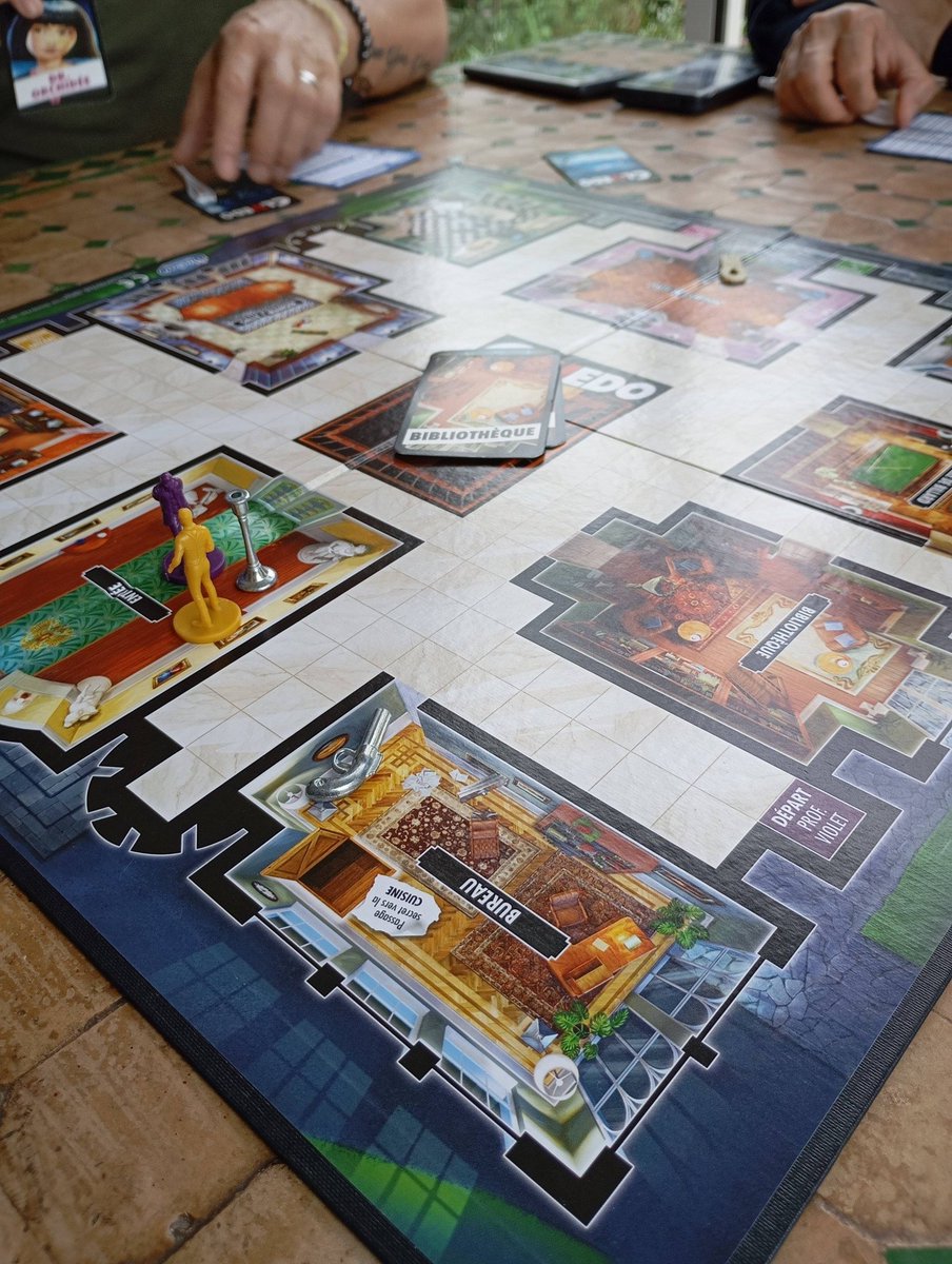 DamienVidal's tweet image. Journée #jeuxdesociete chez les parents avec mes frangins &amp;amp; MiniGeek, nous avons joué à : 
🌴 Ishtar : les jardins de Babylone
🚀 Space lab (2 parties)
🕵️ Cluedo (pour le côté vintage)
🐮 Le baron 
🟦 K3
#jds #juegosdemesa #boardgames #j2s