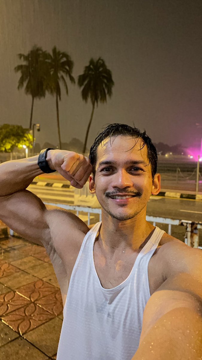nicezam's tweet photo. 14KM Titiwangsa Night Run 🏃🏻⛈️ https://t.co/xzLuIPRpYX