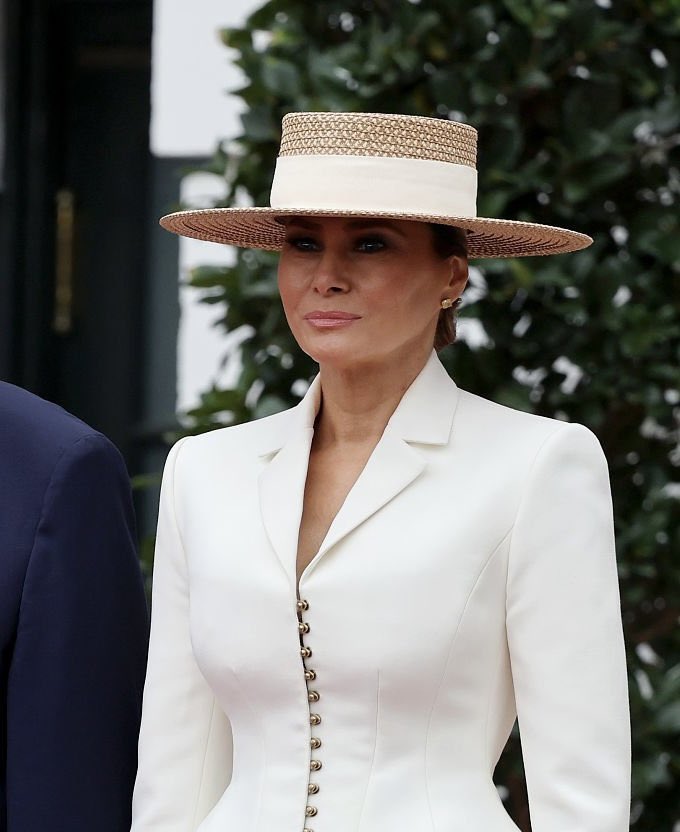 FLOTUS Report tweet media