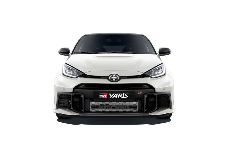 ToyotaPrensa's tweet photo. La revolución más racing de #ToyotaEspaña llega con el nuevo GR Yaris 2026🏎️

😍Versión Aero Pack inspirada en la competición 

💸Precio desde 51.250 €

Caja de cambios manual de seis velocidades y freno de mano vertical👀

Más información: https://t.co/dW1o71Ag1y https://t.co/oqlEr5ultx