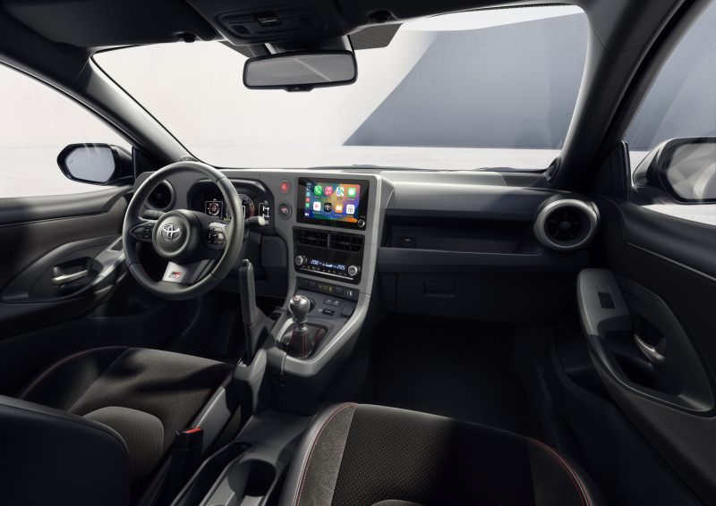 ToyotaPrensa's tweet photo. La revolución más racing de #ToyotaEspaña llega con el nuevo GR Yaris 2026🏎️

😍Versión Aero Pack inspirada en la competición 

💸Precio desde 51.250 €

Caja de cambios manual de seis velocidades y freno de mano vertical👀

Más información: https://t.co/dW1o71Ag1y https://t.co/oqlEr5ultx