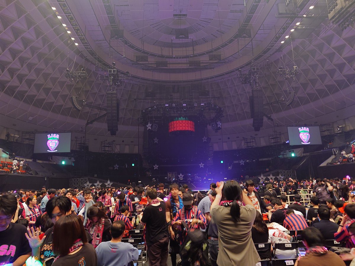 pirochi_817's tweet image. 神戸公演1日目、武道館より縦長な会場でまた違った気持ちで見れたが、もっと前に行きたひ👅
#LiSA