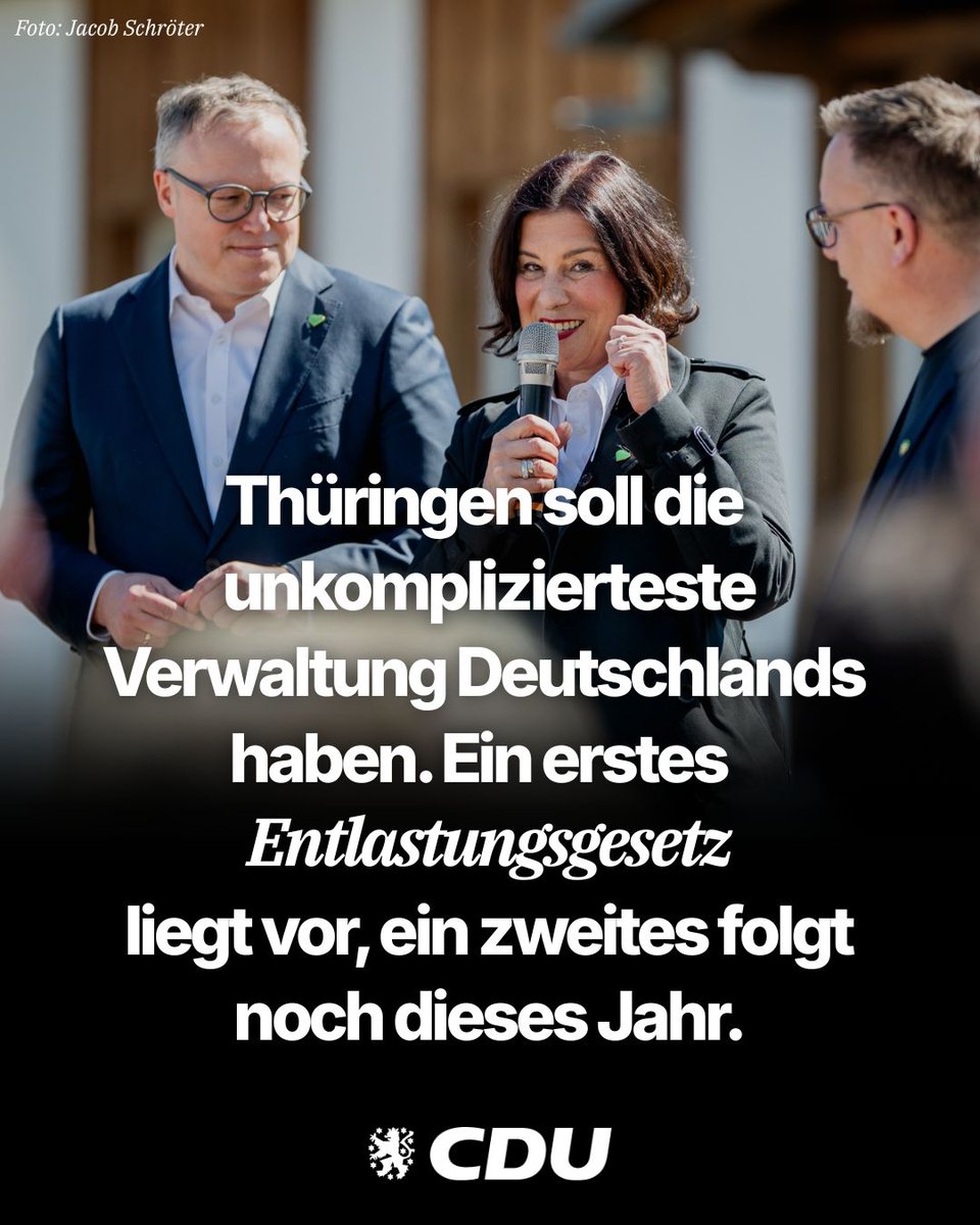 cdu_thueringen's tweet photo. Zu viel Bürokratie, zu langsame Verfahren – das können wir uns nicht mehr leisten. Wir wollen die Verwaltung konsequent digitalisieren. 

Unser Ziel: ein Drittel weniger Bürokratieaufwand für die Unternehmen. 

👉 Der ganze Gastbeitrag von @mariovoigt​: https://t.co/OswTze36Jj https://t.co/u5x00SN5Mf