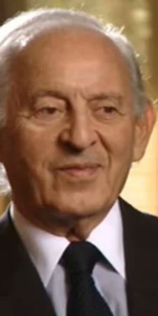 contrehist2000's tweet photo. Le saviez vous? 

Dounia et Kamal, enfants du milliardaire Marocain Othman Benjelloun, utilisent régulièrement le nom de leur g-p maternel, le célèbre Maréchal Ameziane.

Preuve que le prestige de la noblesse d'épée rifaine, impact toujours la culture marocaine en 2026. https://t.co/gVTr2YTiW6
