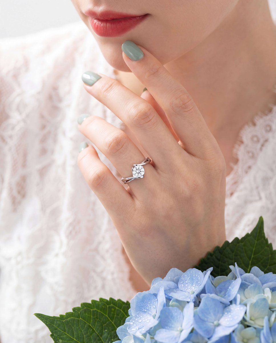 TimepiecesIntl's tweet photo. Celebrate love with a design that holds a secret. This elegant sterling silver ring features a brilliant Moissanite solitaire that radiates exceptional sparkle and fire.

https://t.co/I5tsLey7dk https://t.co/pexOVNi2N1